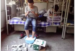 吃瓜爆料初中生宿舍,吃瓜爆料背后的青春故事